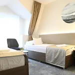 Crystal Hotel 4*