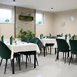 Hotel Crystal