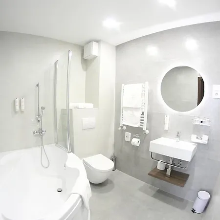 ホテル Crystal ハイデゥソボスロー