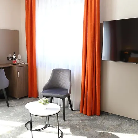 Hotell Crystal 4*