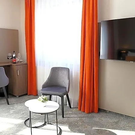Hotel Crystal 4*