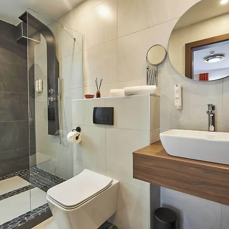 Crystal Hotell 4*