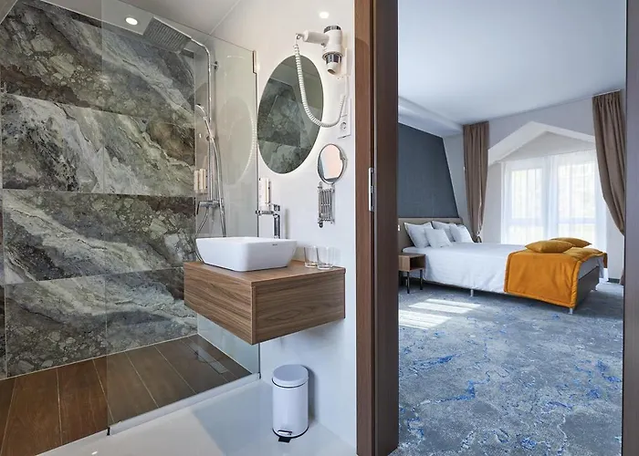 Crystal Hotel