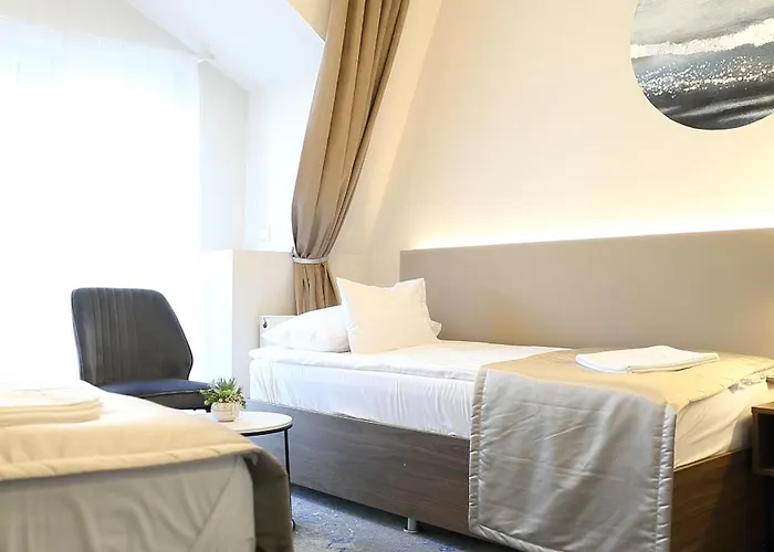 Crystal Hotel 4*