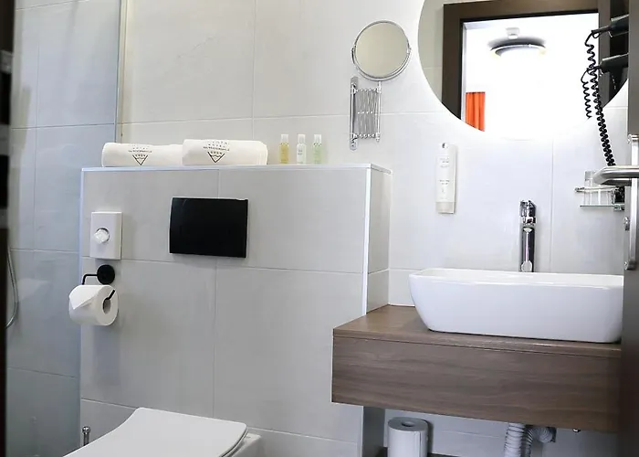 Crystal Hotel 4*